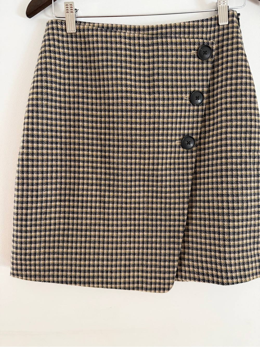 RW&CO. Black & Cream Houndstooth Button-Front Mini Skirt - Picture 1 of 5